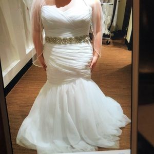 Mermaid plus size wedding dress